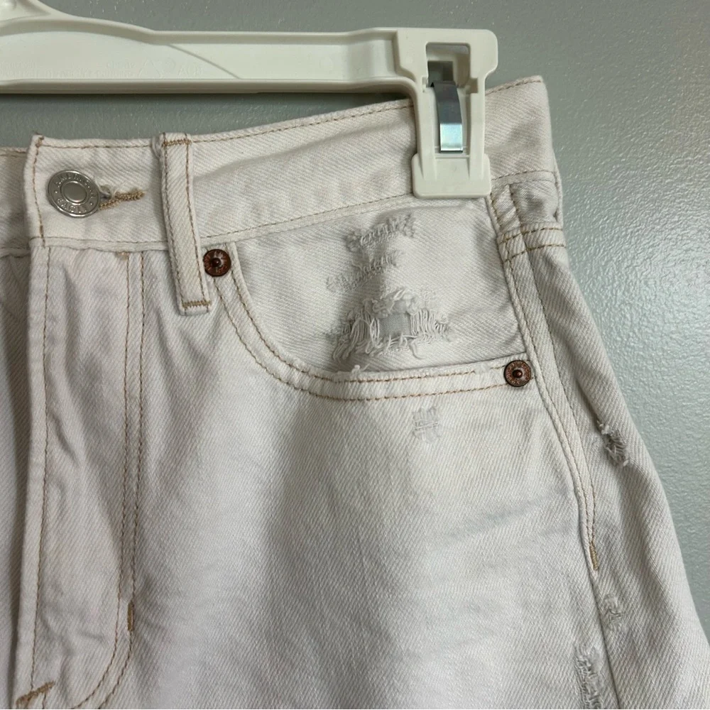 American Eagle White Ripped Jean Shorts - Picture 4 of 10